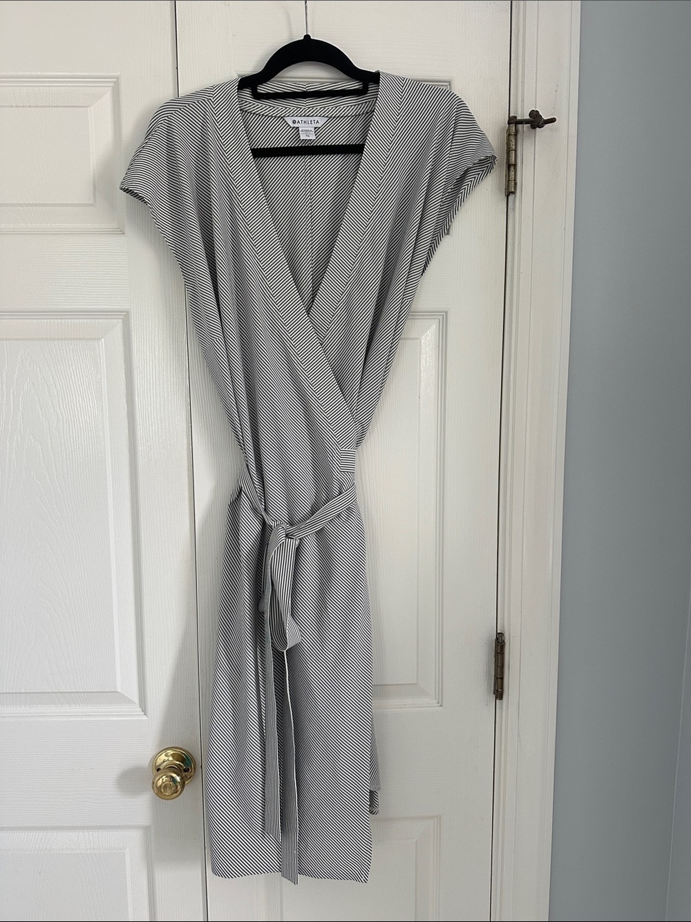 Athleta Gray and White Striped Wrap Dress XL